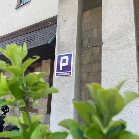 Liberta Apartman *